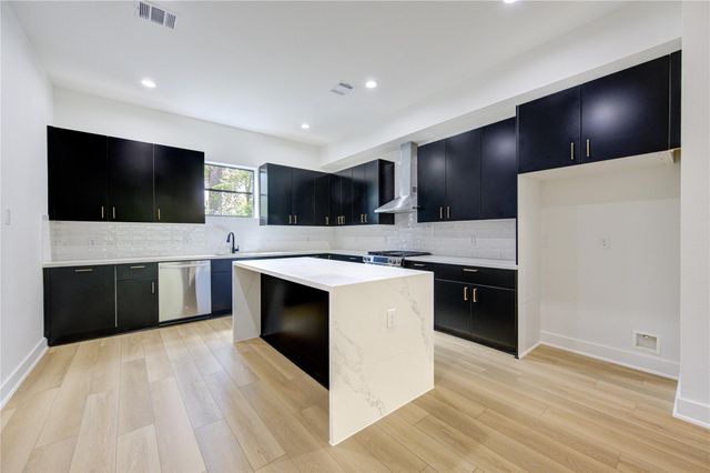 4531 Creekmont Drive, Houston, TX 77091