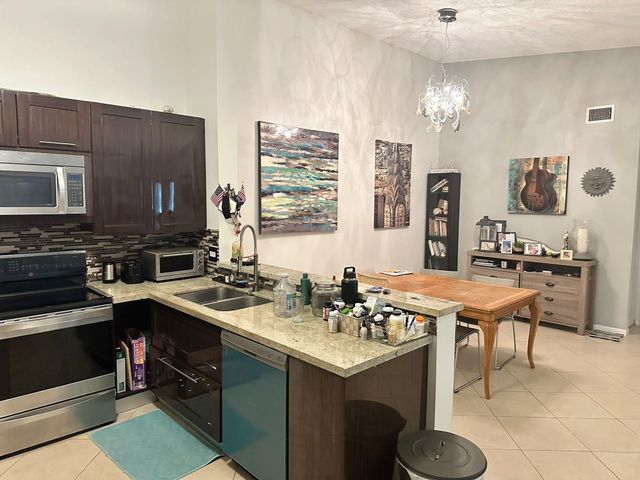 13851 Oneida Drive D2, Delray Beach, FL 33446