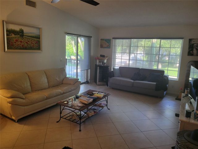 13851 Oneida Drive D2, Delray Beach, FL 33446