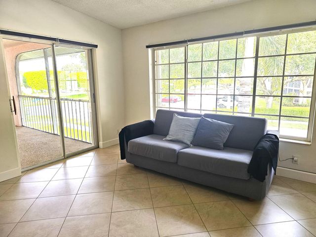 13851 Oneida Drive D2, Delray Beach, FL 33446