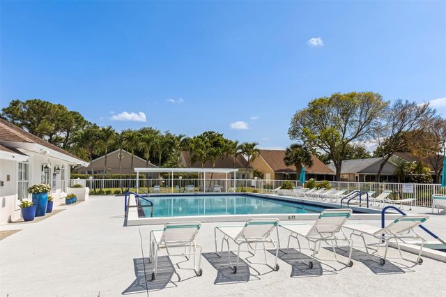13851 Oneida Drive D2, Delray Beach, FL 33446