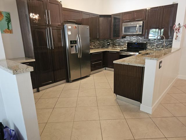13851 Oneida Drive D2, Delray Beach, FL 33446