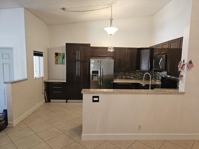 13851 Oneida Drive D2, Delray Beach, FL 33446