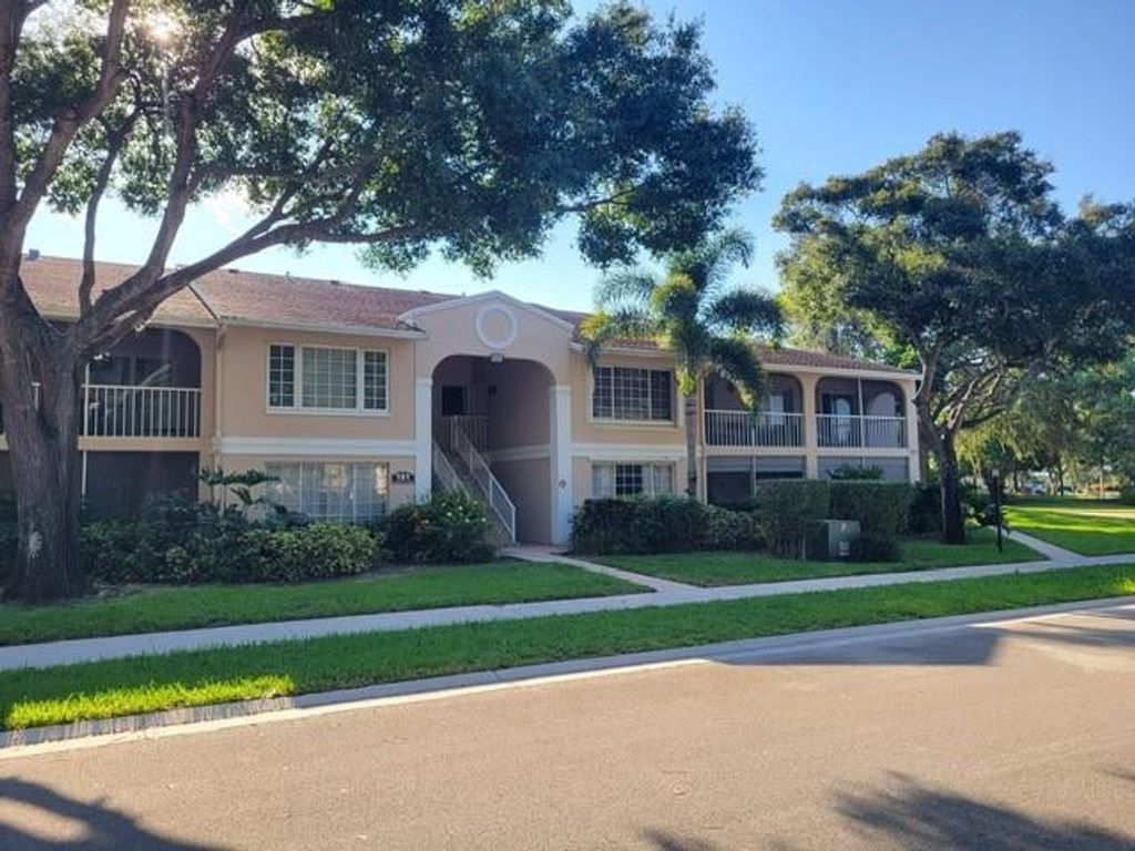 13851 Oneida Drive D2, Delray Beach, FL 33446