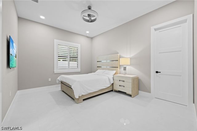 750 109th AVE N, Naples, FL 34108