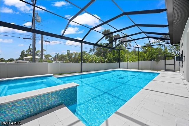 750 109th AVE N, Naples, FL 34108