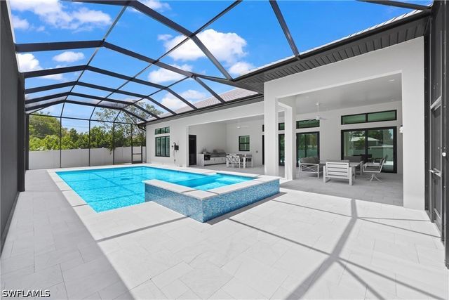 750 109th AVE N, Naples, FL 34108