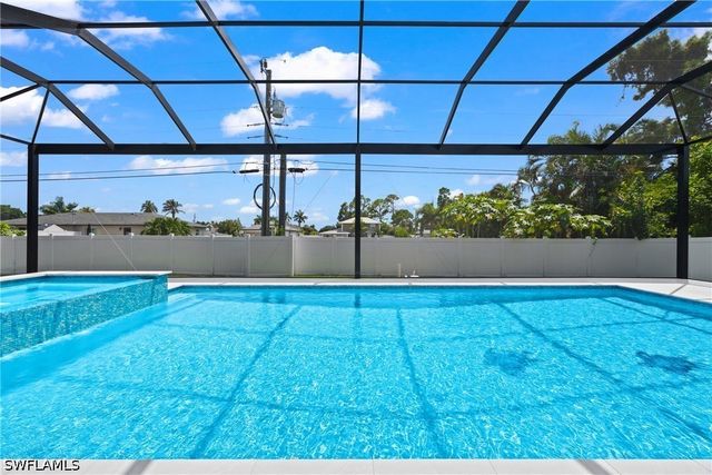 750 109th AVE N, Naples, FL 34108