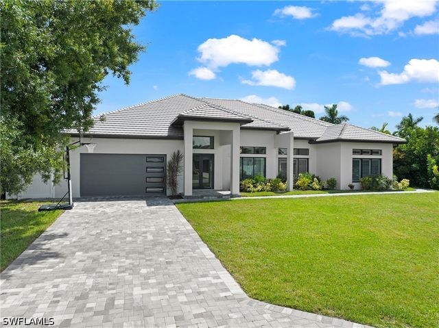 750 109th AVE N, Naples, FL 34108