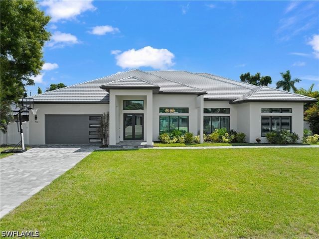 750 109th AVE N, Naples, FL 34108