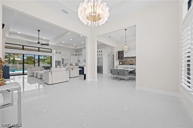 750 109th AVE N, Naples, FL 34108