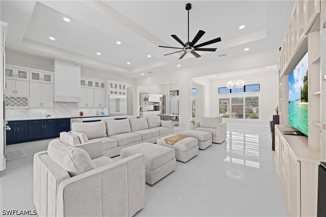 750 109th AVE N, Naples, FL 34108