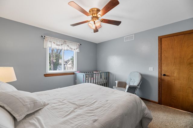 929 E Mona Cir, Wichita, KS 67216