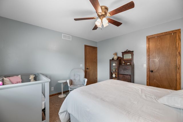 929 E Mona Cir, Wichita, KS 67216