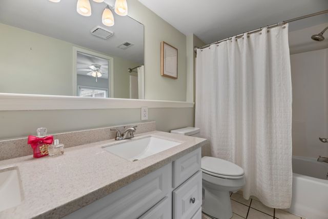 929 E Mona Cir, Wichita, KS 67216