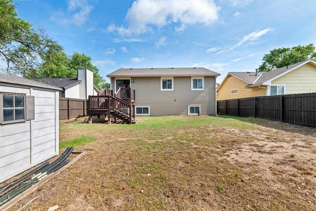 929 E Mona Cir, Wichita, KS 67216
