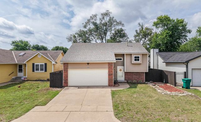 929 E Mona Cir, Wichita, KS 67216