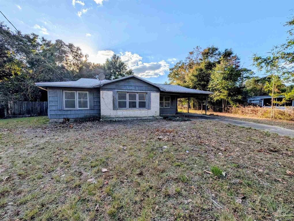 4531 Sunrise Dr, Pace, FL 32571