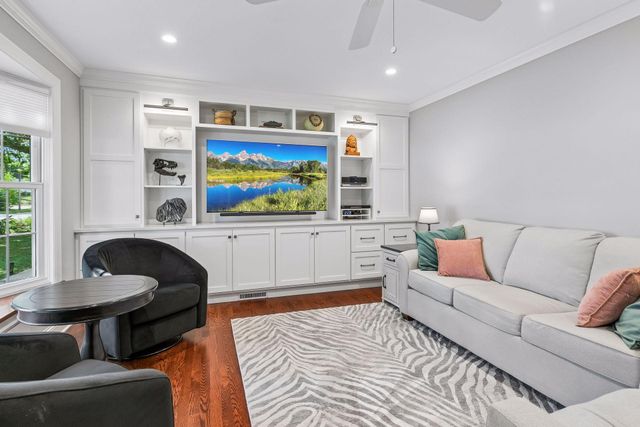 3808 W 55th Street, Edina, MN 55410
