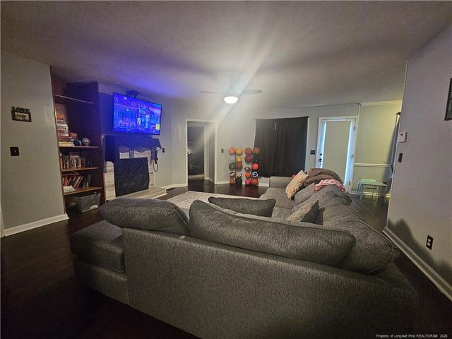 7490 Fairpoint Drive, Fayetteville, NC 28314