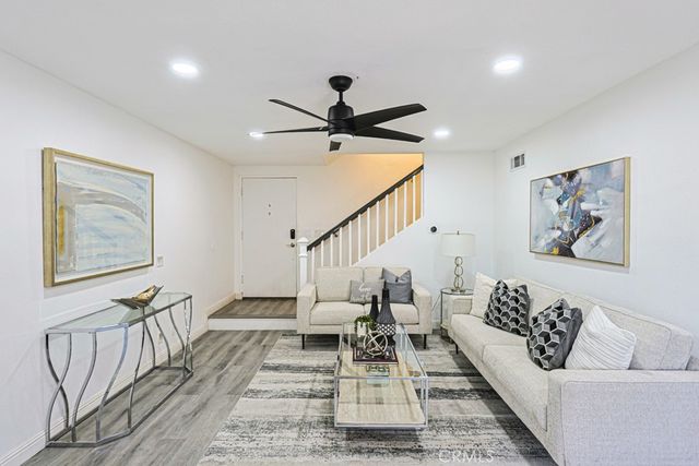 2640 W Meadowview, Anaheim, CA 92804