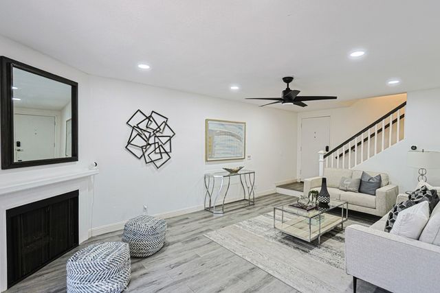 2640 W Meadowview, Anaheim, CA 92804