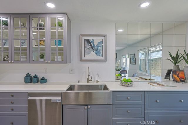 2640 W Meadowview, Anaheim, CA 92804