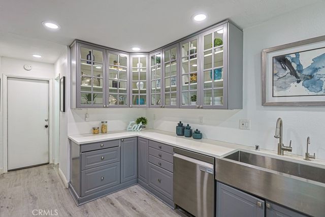 2640 W Meadowview, Anaheim, CA 92804