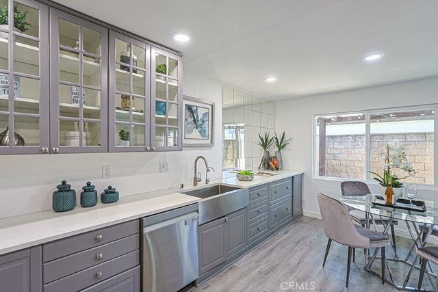 2640 W Meadowview, Anaheim, CA 92804