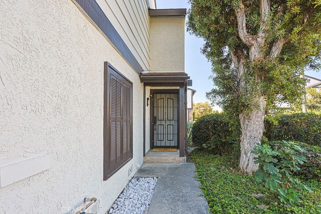 2640 W Meadowview, Anaheim, CA 92804