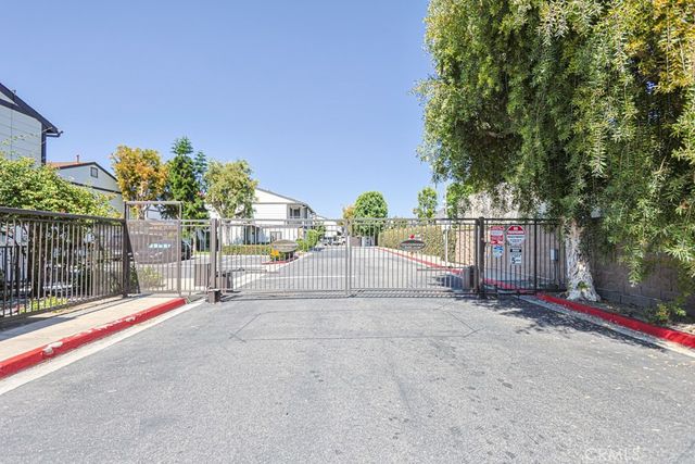 2640 W Meadowview, Anaheim, CA 92804