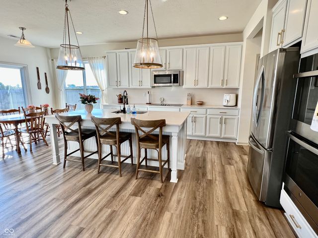 1479 Classic Avenue, Greenwood, IN 46143