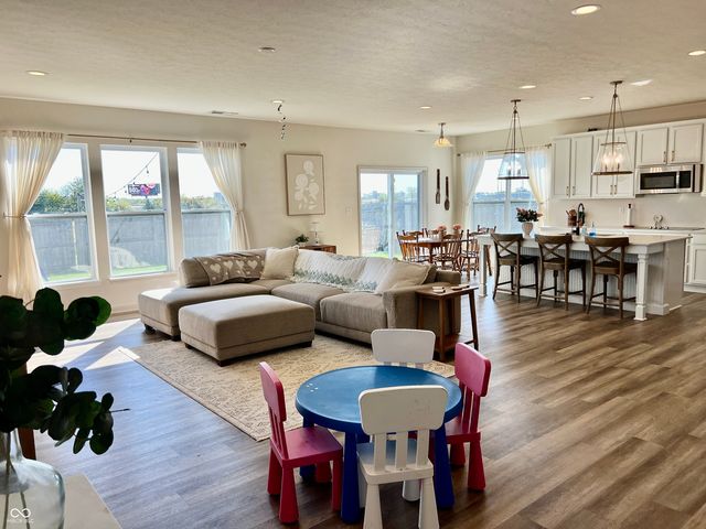 1479 Classic Avenue, Greenwood, IN 46143