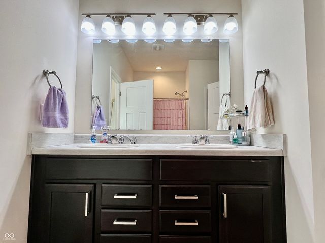 1479 Classic Avenue, Greenwood, IN 46143