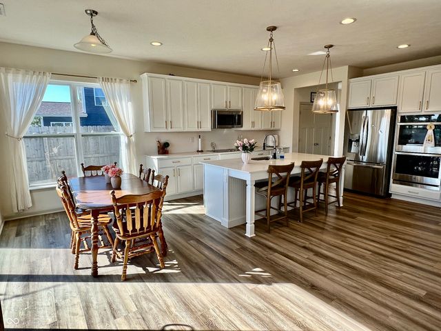 1479 Classic Avenue, Greenwood, IN 46143