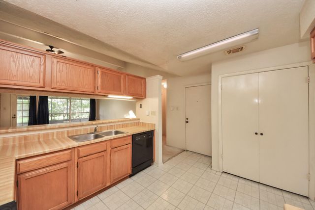 2118 Pilgrims Bend Drive, Friendswood, TX 77546