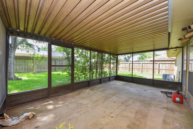 2118 Pilgrims Bend Drive, Friendswood, TX 77546