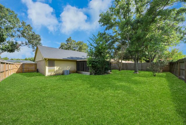 2118 Pilgrims Bend Drive, Friendswood, TX 77546