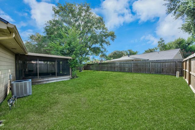 2118 Pilgrims Bend Drive, Friendswood, TX 77546