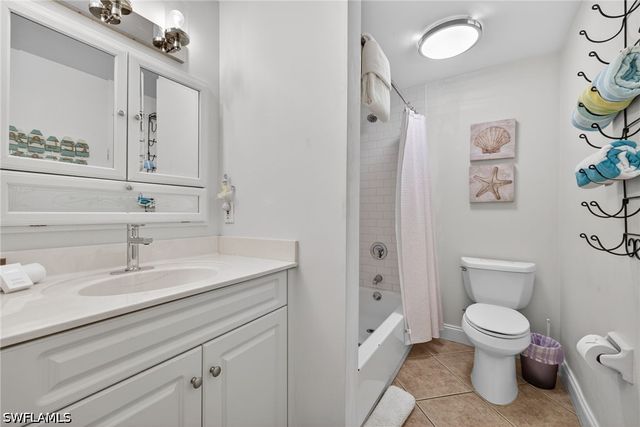 559 105th AVE N, Naples, FL 34108