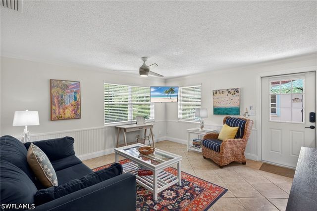 559 105th AVE N, Naples, FL 34108
