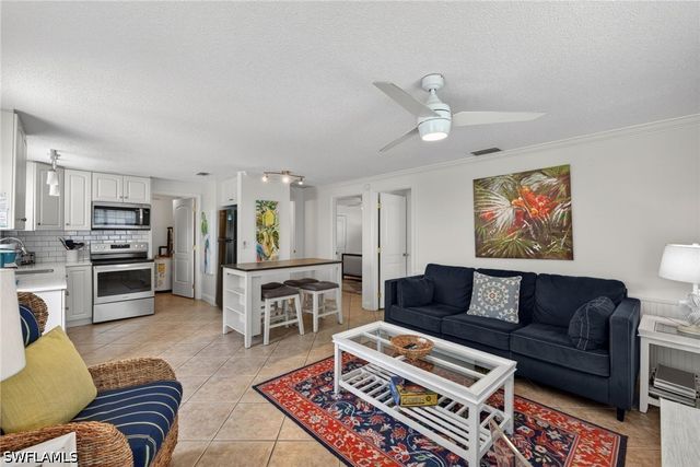 559 105th AVE N, Naples, FL 34108