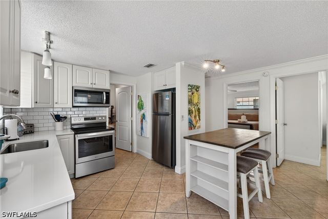 559 105th AVE N, Naples, FL 34108