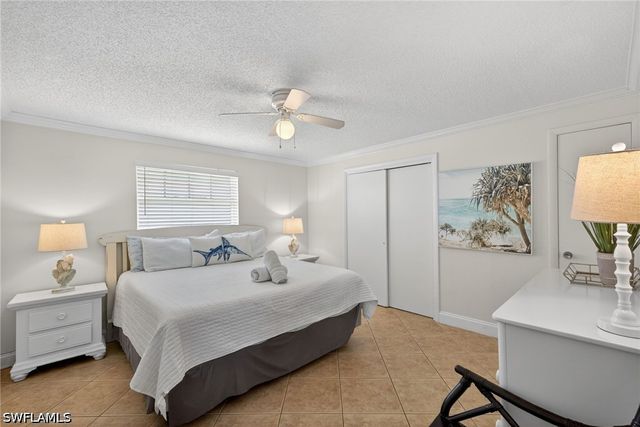559 105th AVE N, Naples, FL 34108