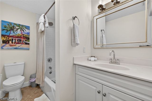 559 105th AVE N, Naples, FL 34108
