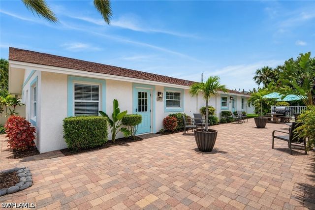 559 105th AVE N, Naples, FL 34108