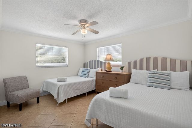 559 105th AVE N, Naples, FL 34108