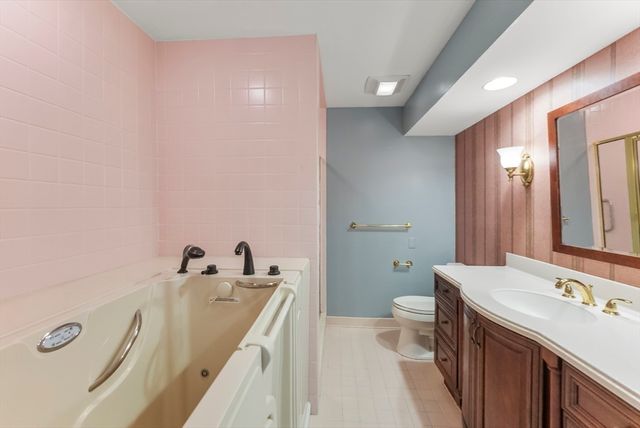 42 Fairway Dr Golfview, Plymouth, MA 02360