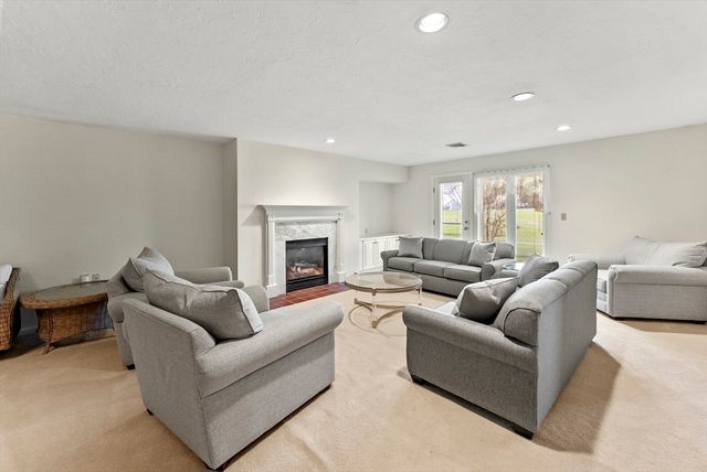 42 Fairway Dr Golfview, Plymouth, MA 02360