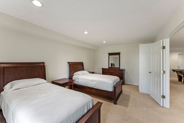 42 Fairway Dr Golfview, Plymouth, MA 02360